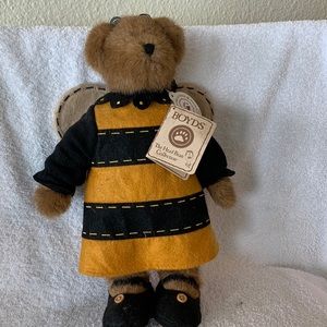 2008 Boyds Bears Lizzie Bizzie Bear-Bear of the Month #930007. Item 564/2000